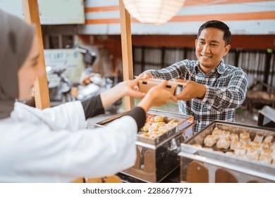 Lựa chọn⁣ món ăn⁢ phù ‍hợp với thói quen ẩm thực ⁣người​ Philippines