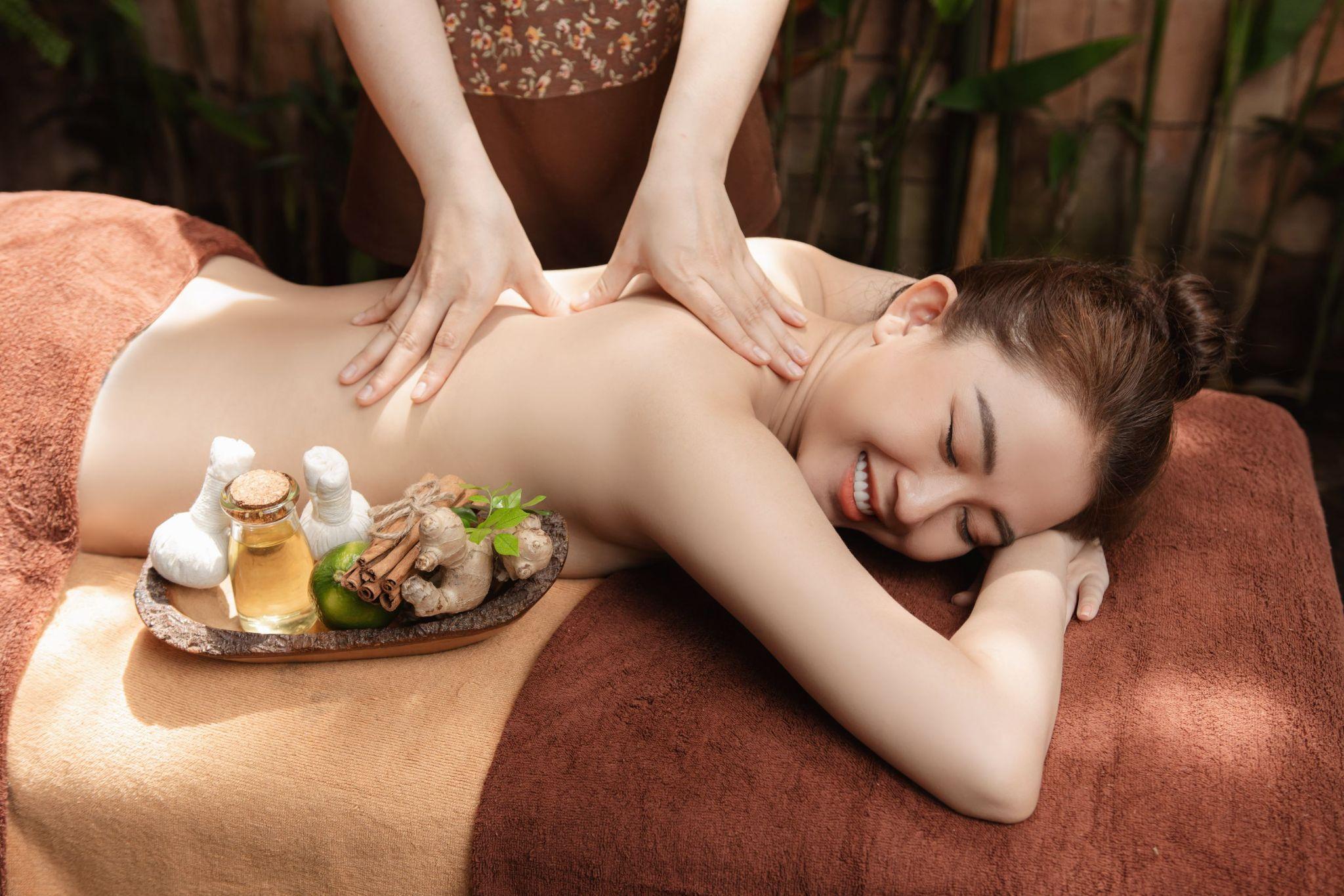 Sử dụng ngôn ​ngữ nước‌ ngoài để tăng cảm​ giác đẳng cấp