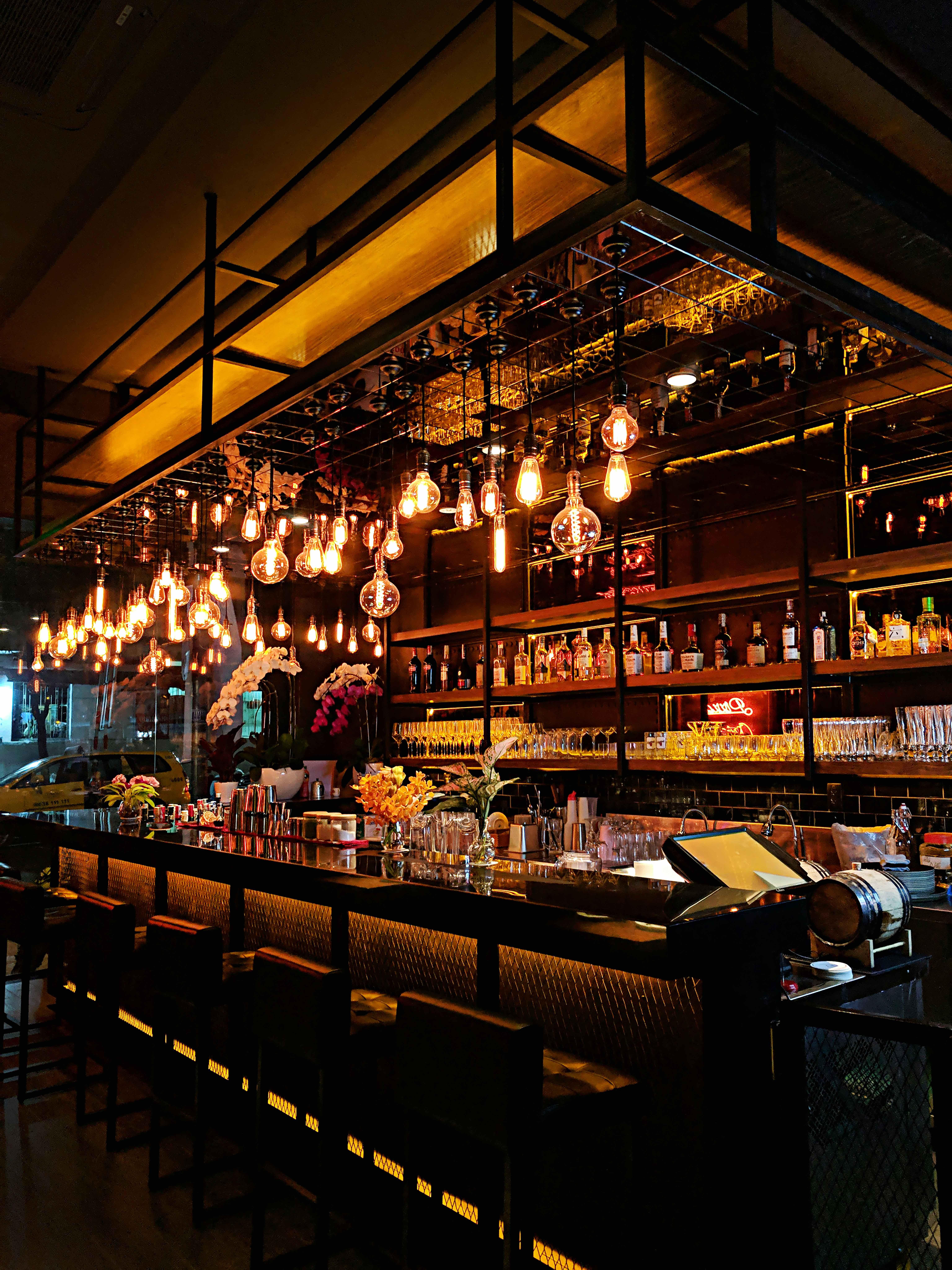 Hiểu bản ⁢sắc quán‌ bar để​ định ⁣hướng đặt tên phù⁣ hợp